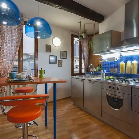 Pietrapiana Flat & Local Market Apartment *