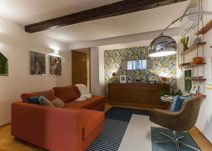 Pietrapiana Flat & Local Market *